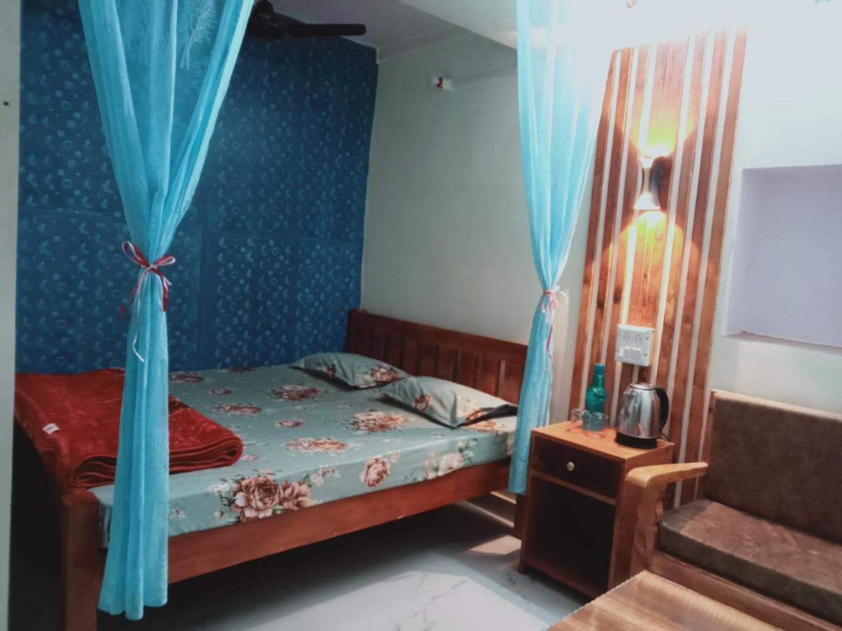 Sankardev Guest House D24 35 Benares Buitenkant foto