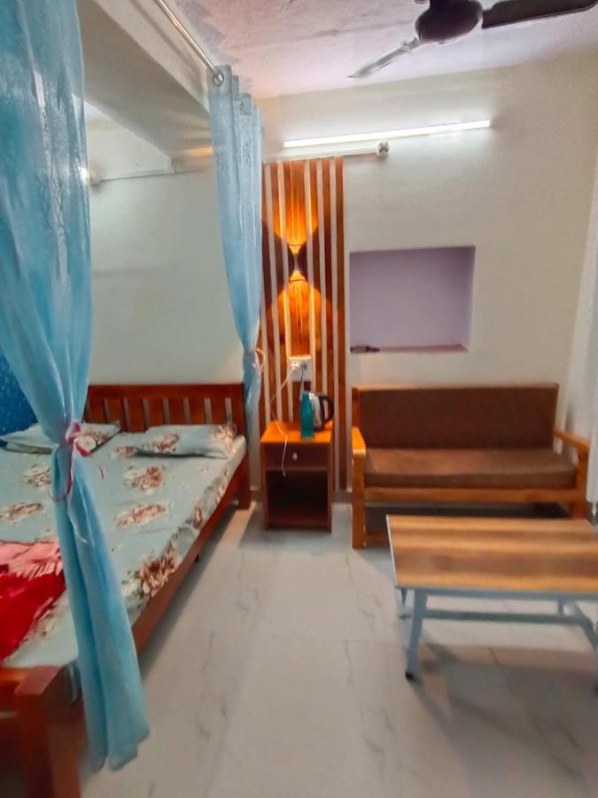 Sankardev Guest House D24 35 Benares Buitenkant foto