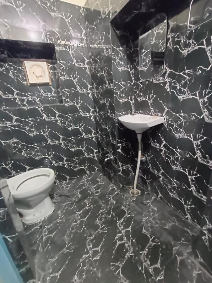 Sankardev Guest House D24 35 Benares Buitenkant foto