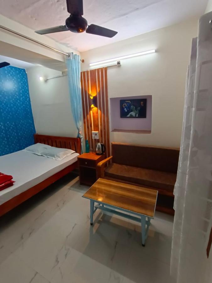 Sankardev Guest House D24 35 Benares Buitenkant foto